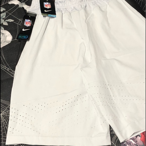 NIKE DRI-FIT SPEED FLY OAKLAND RAIDERS VENT SHORTS - Picture 7 of 8